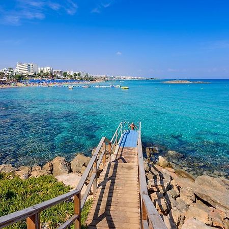 Villa Meredith Паралимни Экстерьер фото